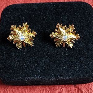 Avon Glistening Snowflake Earrings